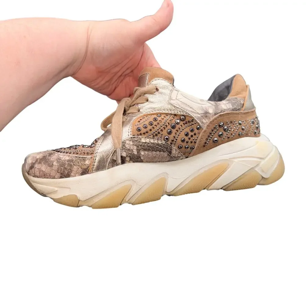 Vince Camuto Tonnidie Sneakers Womens 9 Studded Platform Leather Shoes